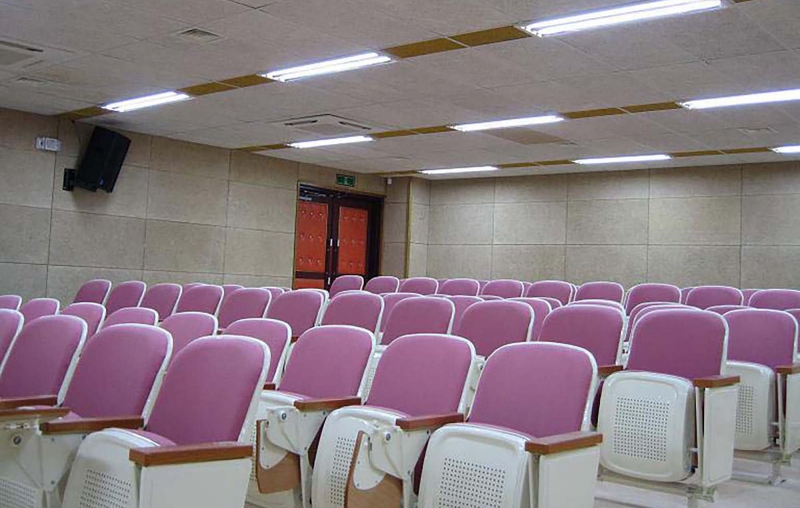 會議室002.jpg 會議室002.jpg